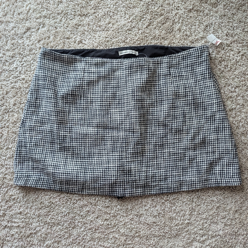 Abercrombie & Fitch Black and White Pencil Mini Skirt